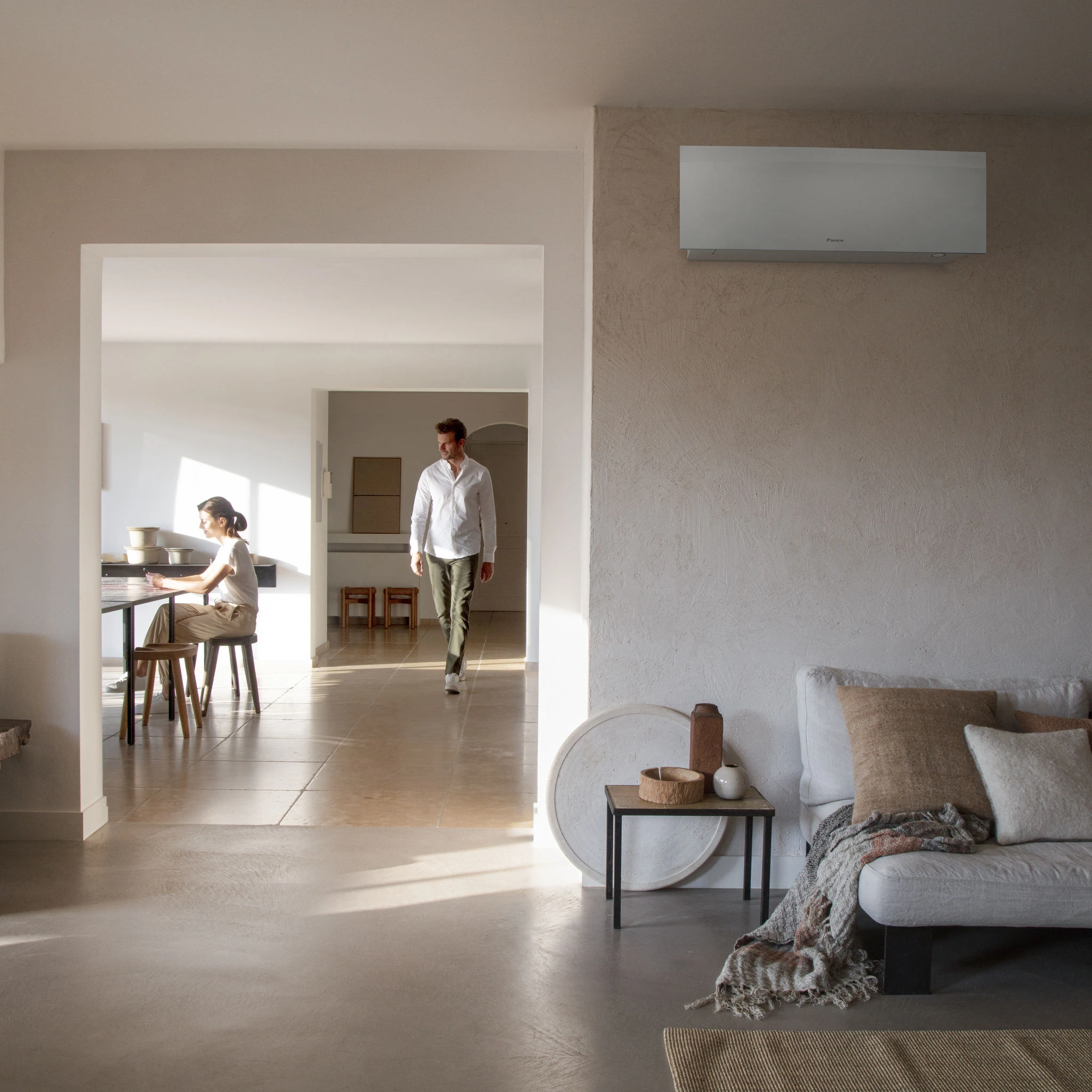 Daikin Emura argintiu